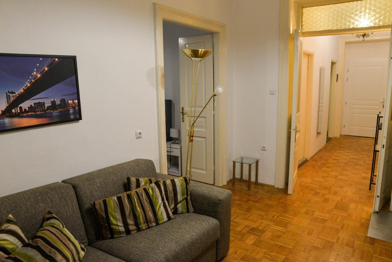 Skunca Apartment *
